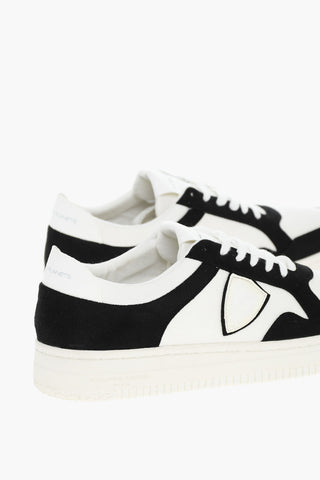 Sneakers Low-Top In Pelle Scamosciata Con Logo Ricamato