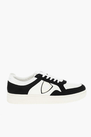 Sneakers Low-Top In Pelle Scamosciata Con Logo Ricamato