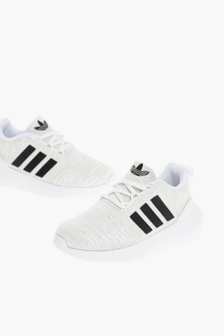 Lace-up SWIFT RUN 22C Sneakers with Side Stripes