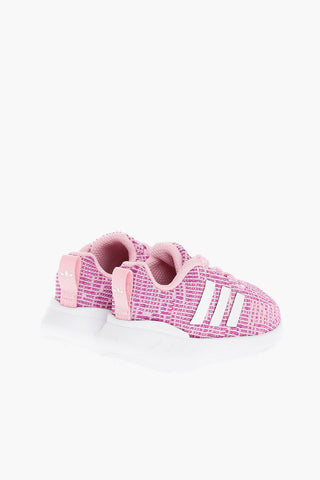 SWIFT RUN 22 Lace-up Sneakers with Side Stripes