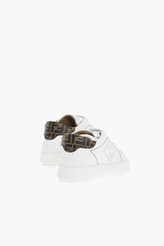 Sneakers in Pelle Allacciate con Dettaglio Logo