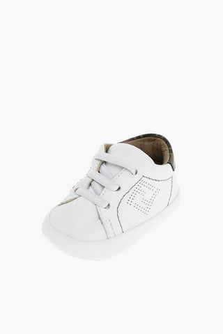 Sneakers in Pelle Allacciate con Dettaglio Logo