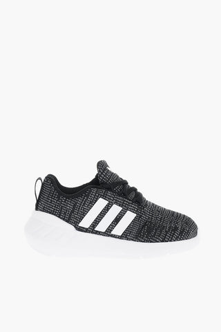 SWIFT RUN 22 Lace-up Sneakers with Side Stripes