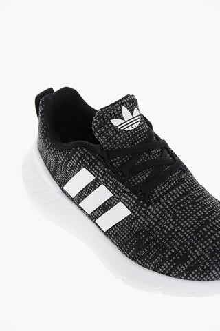 SWIFT RUN 22 Lace-up Sneakers with Side Stripes