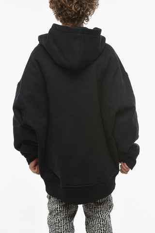 Felpa Hoodie Oversized con Chiusura in Velcro e Maxitasca