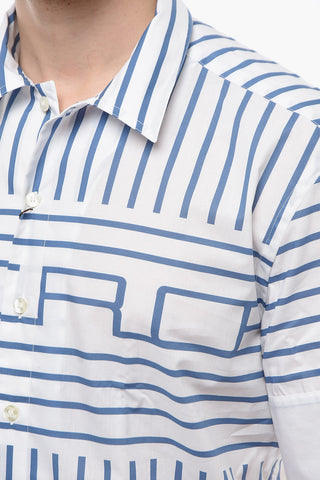 Camicia a Maniche Corte con Fantasia a Righe e Stampa Logo