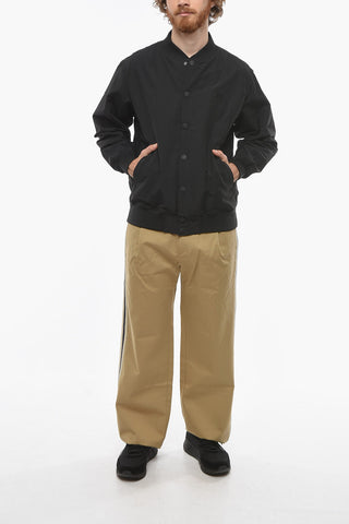 Bomber in Nylon con Logo Ricamato e Moschettone Decorativo