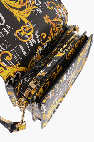 JEANS COUTURE Barockmuster-Tasche RANGE F aus Saffiano-Kunstleder mit dekorativer übergroßer goldener Schnalle