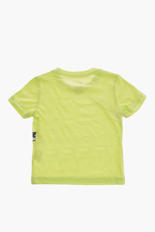 Set aus bedrucktem T-Shirt mit Rundhalsausschnitt und Mesh-Shorts
