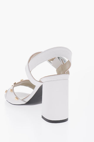LOVE Sandali in Pelle con Borchie a Forma di Cuore 9cm