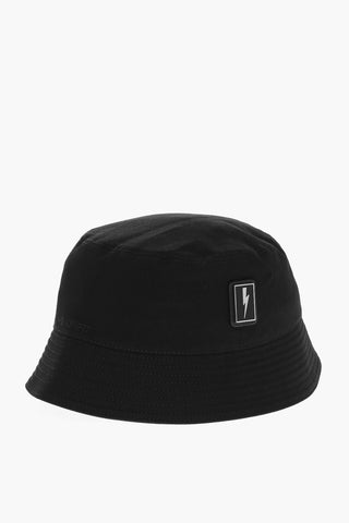Cappello Bucket in Tinta Unita con Placca Logo