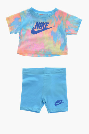 Set aus T-Shirt mit Rundhalsausschnitt und Radler-Shorts mit Logodruck