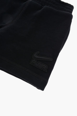 Set aus Crewneck-T-Shirt und Shorts