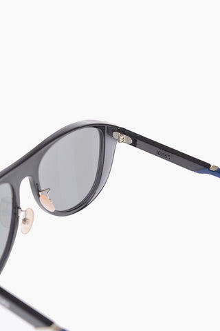 Sunglasses with Awning Striped Lenses