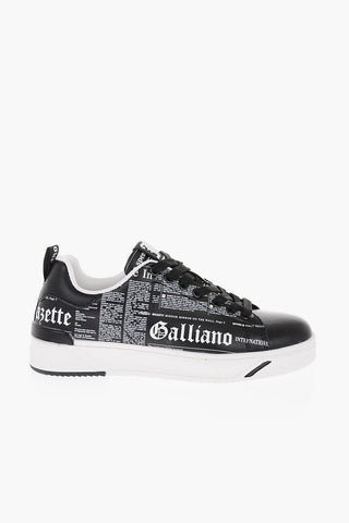 Niedrige Sneaker aus Kunstleder in Bicolor mit Allover-Lettering-Print