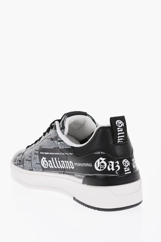 Niedrige Sneaker aus Kunstleder in Bicolor mit Allover-Lettering-Print