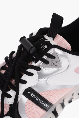 Sneakers Basse in Tessuto con Suola Logata in Stampa Gotica