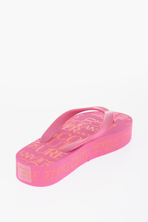 JEANS COUTURE Flip-Flops mit wiederholtem Logo und 3,5 cm Plateau