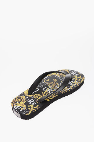 JEANS COUTURE Gummi-Zehensandalen mit Barockprint