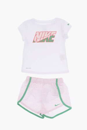 Set aus Dri-Fit-T-Shirt und karierten Shorts