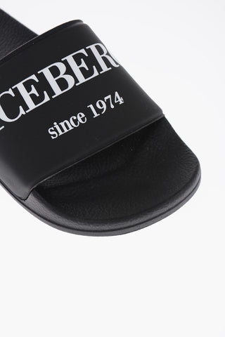 Contrasting Logo Rubber Slides