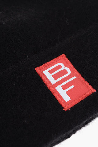 Beanie in Tinta Unita con Ricamo