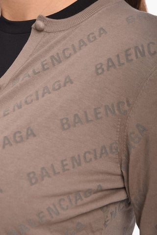 Cardigan Crop con Lettering Ton-sur-ton Allover