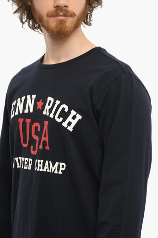 PENN-RICH T-Shirt Girocollo WINTER CHAMP a Manica Lunga con Maxi Stampa
