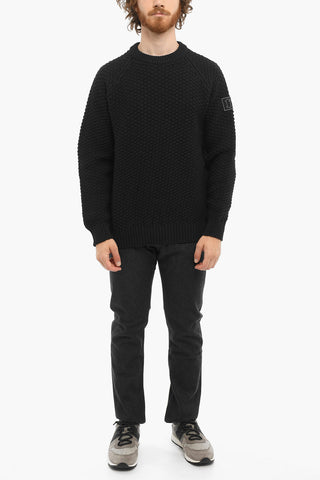 Solid Color Crew-Neck Sweater with Patch Embroidery