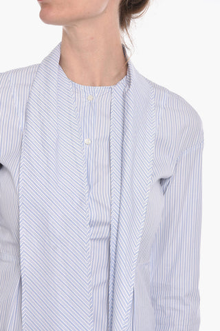 Camicia con Fantasia a Righe e Dettaglio da Allacciare