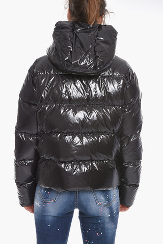 Piumino in Nylon Effetto Vernice con Cappuccio