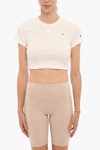 T-Shirt Crop Girocollo a Costine con Abbottonatura Frontale