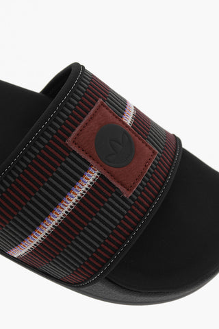 Slides ADILETTE PATCHWORK Con Logo Ricamato
