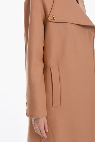 Cappotto in Misto Lana con Chiusura Asimmetrica e Applicazione Logo