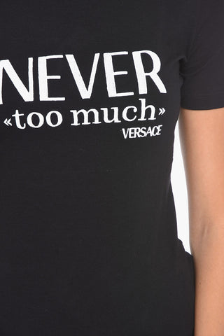 Solid Color Crew-neck T-Shirt with Contrasting Embroidery