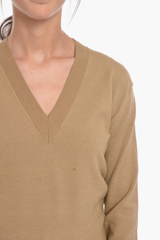 Stretchy Wool V-neck Sweater