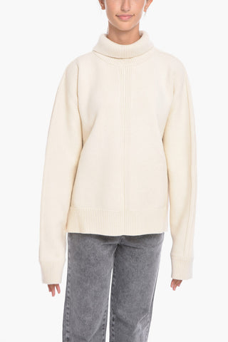 Maglia a Collo Alto in Misto Cashmere con Schiena scoperta