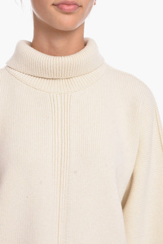Maglia a Collo Alto in Misto Cashmere con Schiena scoperta