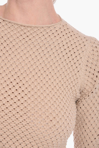 Maglia Crochet Openwork con Schiena Scoperta
