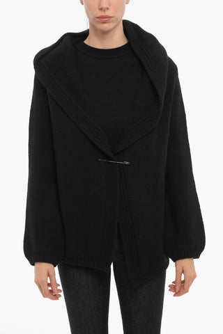 Cardigan in Lana con Spilla a Decorazine e Cappuccio