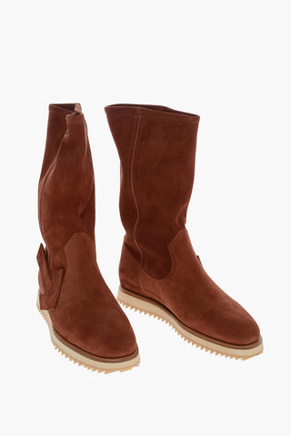 Stivali ARROW in Suede con Applicazione Spilla