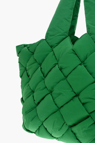 Borsa Tote CASSETTE in Nylon Intrecciato con Pochette Interna