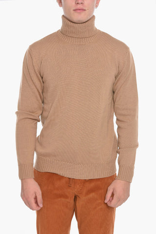 Maglia a Collo Alto in Lana Vergine