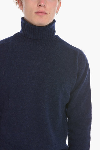Solid Color Sweater with Ribbed Edges