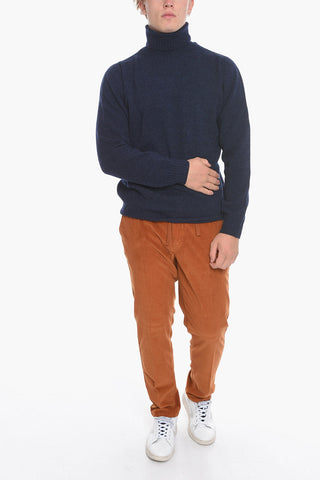 Solid Color Sweater with Ribbed Edges