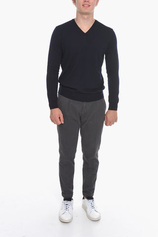 Maglia in Lana Vergine con Collo a V
