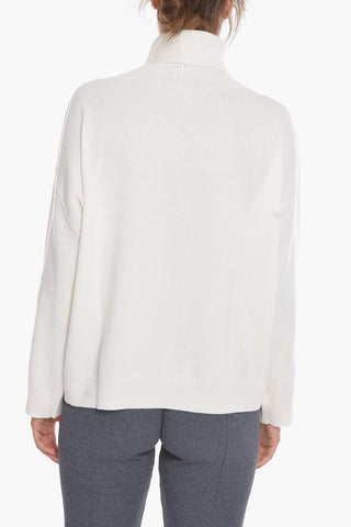 Cashmere Turtle-neck Sweater with Writings