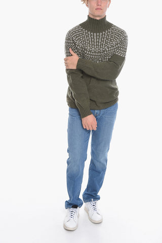 Maglia a Collo Alto in Cashmere con Motivo Geometrico
