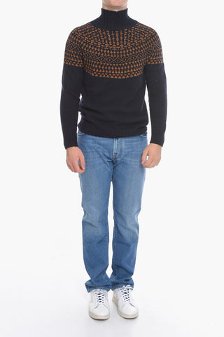 Maglia a Collo Alto in Cashmere con Motivo Geometrico