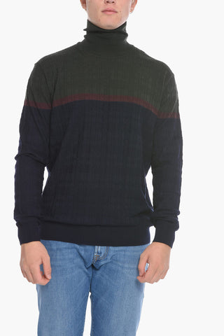 Maglia a Collo Alto Bicolore in Lana Aran